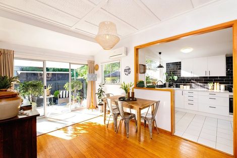 Photo of property in 15 Burns Road, Hospital Hill, Napier, 4110