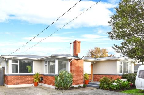 Photo of property in 71 Macandrew Road, South Dunedin, Dunedin, 9012