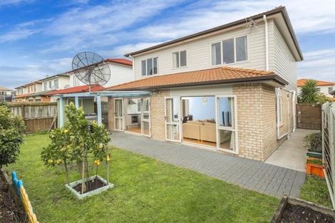 Photo of property in 25 Maypark Crescent, Flat Bush, Auckland, 2016