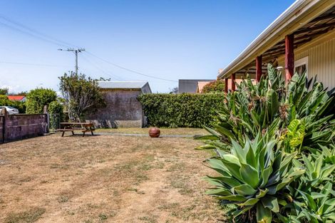 Photo of property in 68 Domett Street, Opunake, 4616