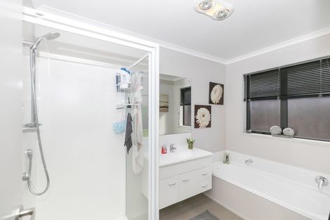 Photo of property in 16 Evergreen Rise, Grandview Heights, Hamilton, 3200