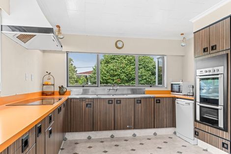 Photo of property in 1 Ngahere Street, Inglewood, 4330