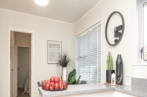 Photo of property in 2/52 Wallace Road, Papatoetoe, Auckland, 2025