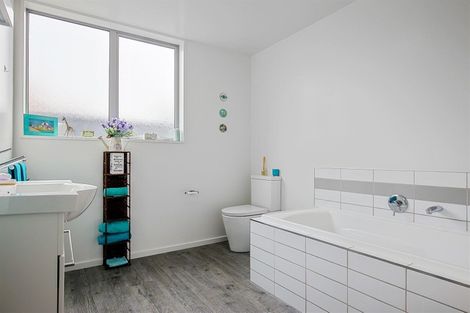 Photo of property in 24 Lonsdale Street, New Brighton, Christchurch, 8083