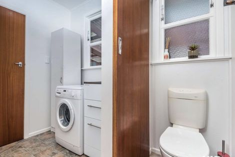 Photo of property in 5 Catherine Crescent, Paparangi, Wellington, 6037