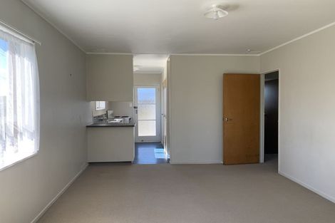 Photo of property in 1/100 Lynwood Road, New Lynn, Auckland, 0600