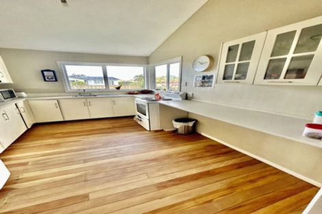 Photo of property in 15 Loasby Crescent, Newlands, Wellington, 6037