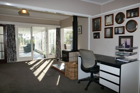 Photo of property in 75 Seaview Road, Paraparaumu Beach, Paraparaumu, 5032