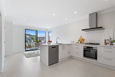 Photo of property in 10 Nuku Place, Manurewa, Auckland, 2102