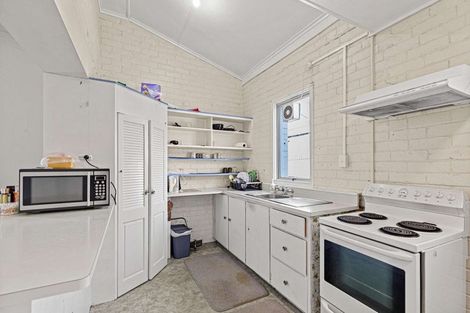 Photo of property in 624 Featherston Street, Roslyn, Palmerston North, 4414