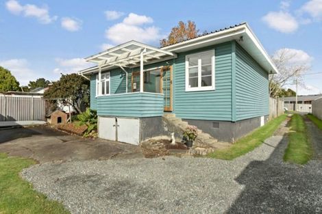 Photo of property in 18 Woodglen Road, Glen Eden, Auckland, 0602