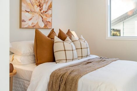 Photo of property in 70b Heretaunga Square, Silverstream, Upper Hutt, 5019