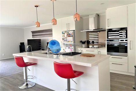 Photo of property in 6 Pattullo Crescent, Wallaceville, Upper Hutt, 5018