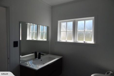 Photo of property in 221 Henderson Valley Road, Henderson, Auckland, 0612