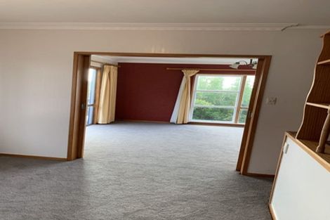 Photo of property in 1 Sovereign Place, Glenfield, Auckland, 0629