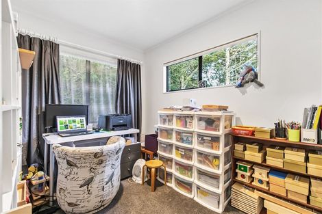 Photo of property in 2/19 Fernwood Grove, Bayview, Auckland, 0629