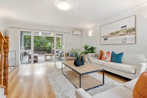 Photo of property in 2/6 Bellbird Rise, Murrays Bay, Auckland, 0630