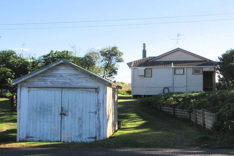 Photo of property in 57 Tutere Street, Waikanae Beach, Waikanae, 5036