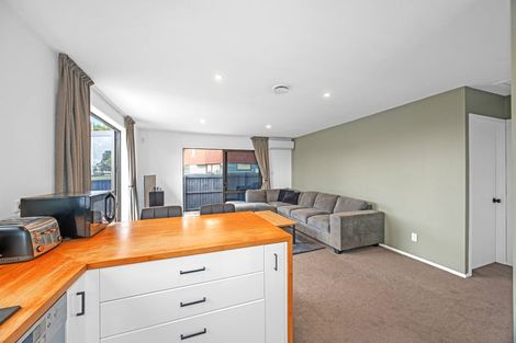 Photo of property in 1/84 Queenspark Drive, Parklands, Christchurch, 8083