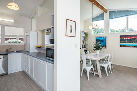 Photo of property in 2 Cranwell Street, Churton Park, Wellington, 6037