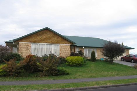 Photo of property in 2 Maahutaupeke Place, St Andrews, Hamilton, 3200
