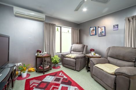 Photo of property in 74 Charles Street, Carterton, 5713