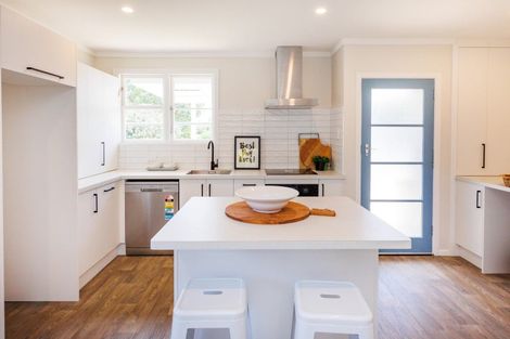 Photo of property in 11 Benmore Avenue, Cloverlea, Palmerston North, 4412