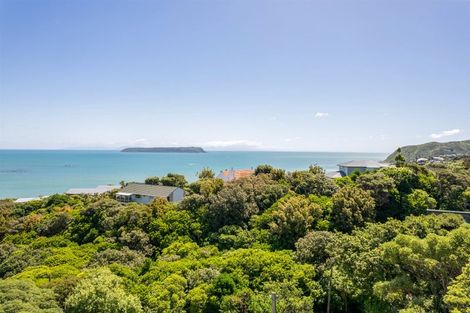 Photo of property in 13 The Track, Plimmerton, Porirua, 5026