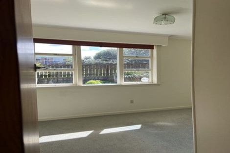 Photo of property in 79 Tiroroa Avenue, Te Atatu South, Auckland, 0610