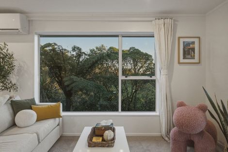 Photo of property in 21b Colchester Crescent, Newlands, Wellington, 6037