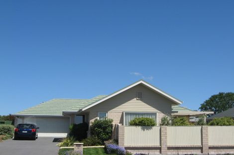 Photo of property in 12 Harrys Way, Redwood, Christchurch, 8051