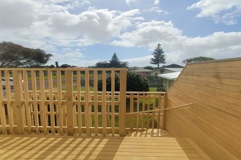 Photo of property in 5 Paine Place, Mangere, Auckland, 2022