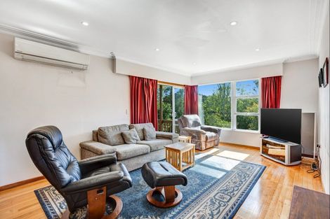Photo of property in 42 Koraha Road, Kumeu, 0892