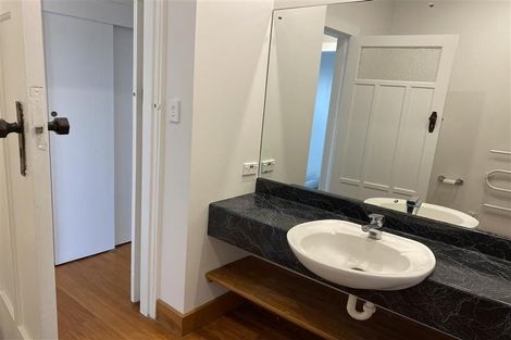 Photo of property in 3/289 Lake Road, Hauraki, Auckland, 0622