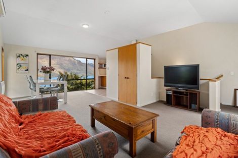 Photo of property in 16a Dart Place, Fernhill, Queenstown, 9300
