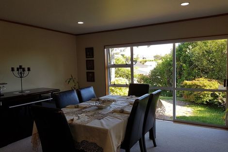 Photo of property in 2/10 Ondine Place, Glenfield, Auckland, 0629