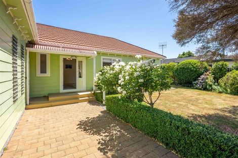 Photo of property in 121 Belvedere Avenue, Waikanae, 5036