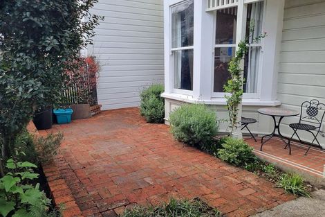 Photo of property in 35a Grant Road, Thorndon, Wellington, 6011