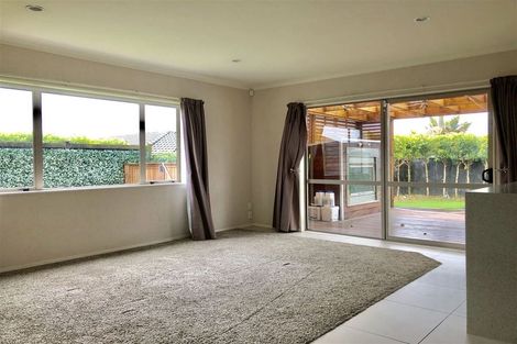 Photo of property in 9 Breon Place, Flat Bush, Auckland, 2016