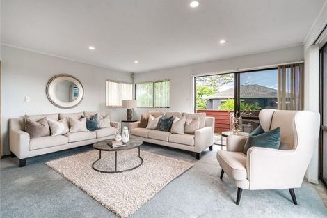 Photo of property in 2/14 Raleigh Road, Northcote, Auckland, 0627