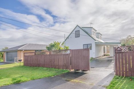 Photo of property in 1/3 Gloria Avenue, Te Atatu Peninsula, Auckland, 0610