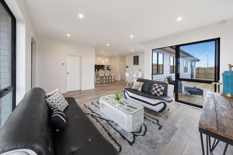 Photo of property in 10 Whakapono Road, Pukekohe, 2120