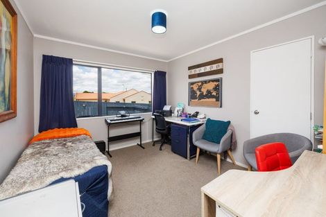 Photo of property in 21 Aspen Way, Kelvin Grove, Palmerston North, 4414