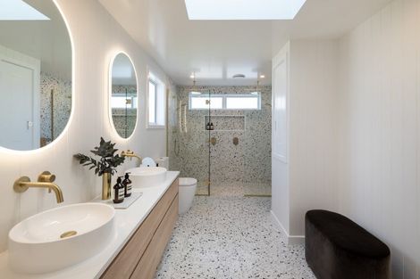 Photo of property in 15 Shelly Beach Parade, Cockle Bay, Auckland, 2014