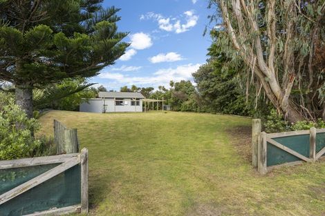 Photo of property in 8 Sand Dune Grove, Waikawa Beach, Manakau, 5573