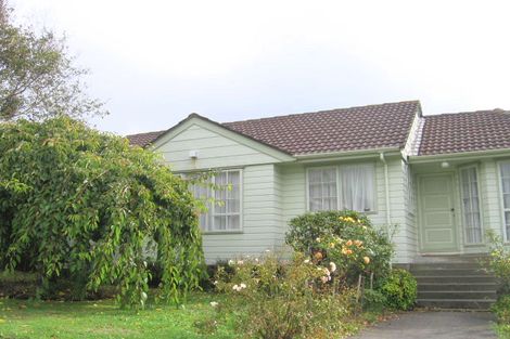 Photo of property in 5 Greyfriars Crescent, Tawa, Wellington, 5028