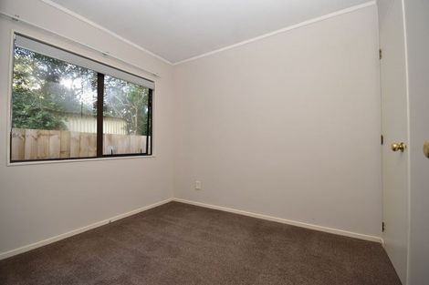 Photo of property in 4 Glen Close, Glen Eden, Auckland, 0602