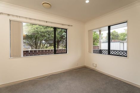 Photo of property in 9 Corsham Grove, Churton Park, Wellington, 6037