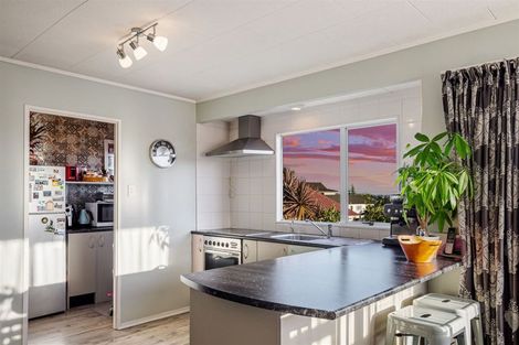Photo of property in 3 Garcia Place, West Harbour, Auckland, 0618