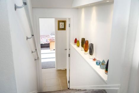 Photo of property in 8 Vista Crescent, Maoribank, Upper Hutt, 5018